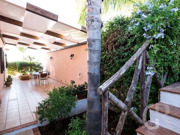 casa-tramontana-treppe-zum-ferienhaus.jpg