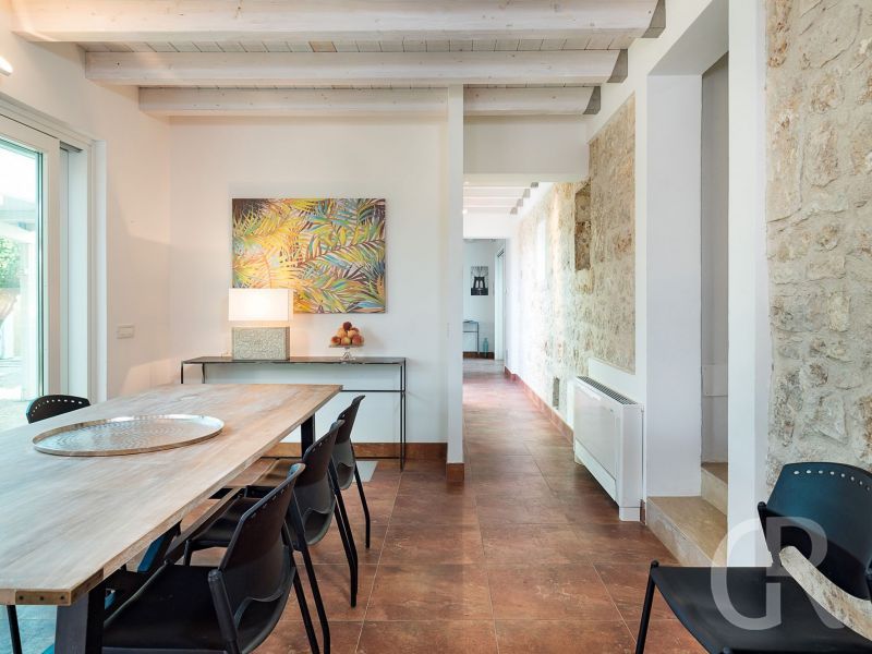 ferienhaus-baia-mar-grosser-esstisch.jpg