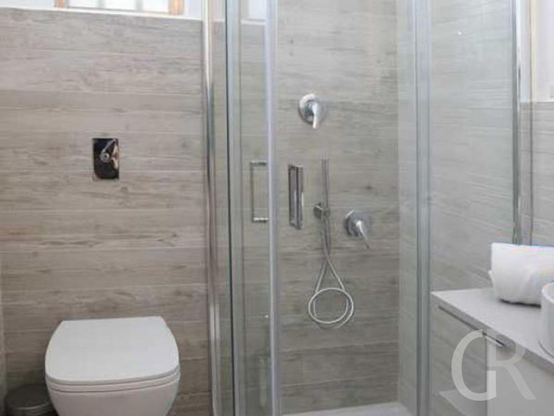 ferienhaus-edone-badezimmer-mit-dusche.jpg