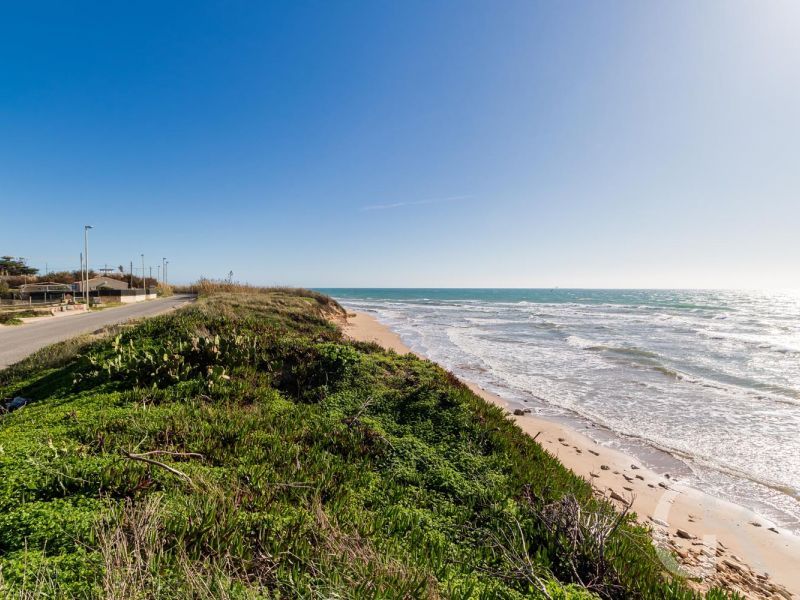 ferienhaus-edone-blick-auf-meer-und-strand.jpg
