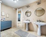 ferienvilla-grosses-badezimmer.jpg