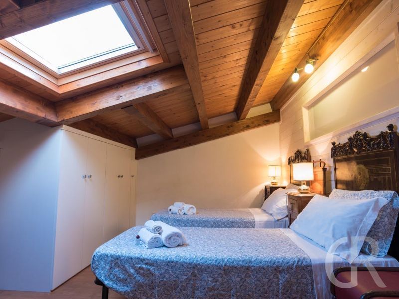 ferienwohnung-agamennone-schlafzimmer.jpg