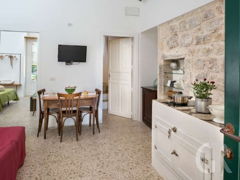 ferienwohnung-aloe-esstisch.jpg