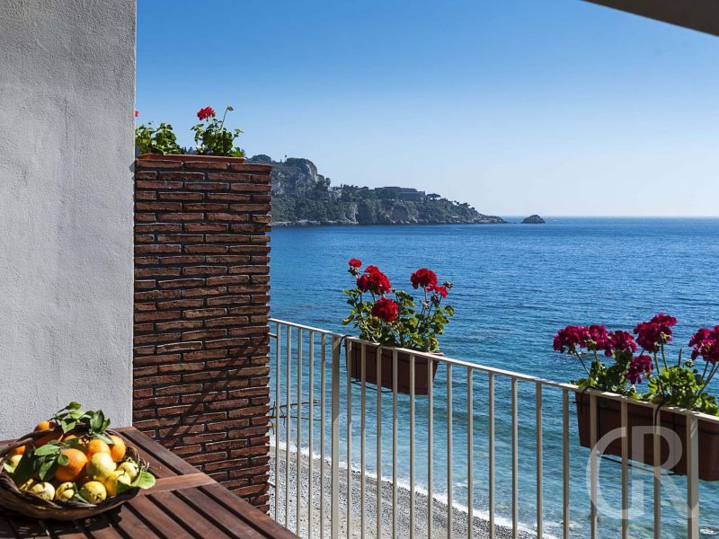 ferienwohnung-alyssa-blick-auf-das-meer.jpg