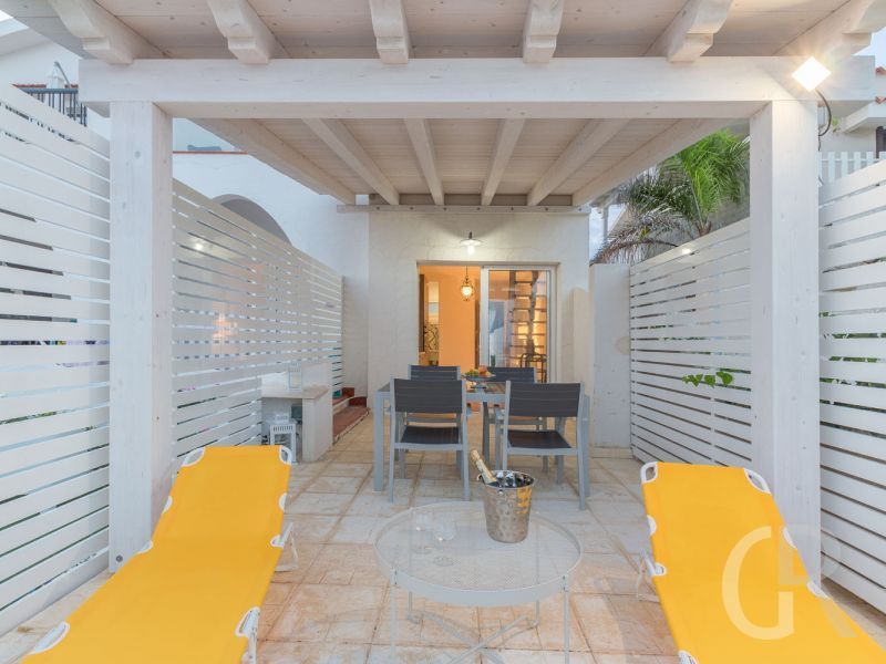 ferienwohnung-amarillis-ueberdachte-terrasse.jpg