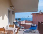 ferienwohnung-corrado-moebilierte-terrasse-mit-blick-zum-meer.jpg
