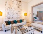 ferienwohnung-dimora-sofa-im-wohnzimmer.jpg