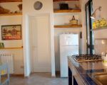ferienwohnung-draco-kueche-mit-kuehlschrank.jpg