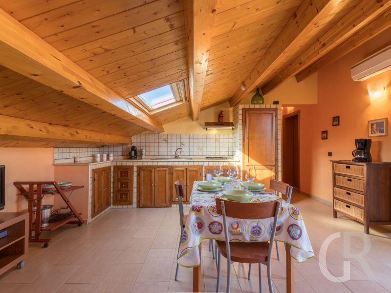 ferienwohnung-gioacchino-ess-wohnkueche.jpg