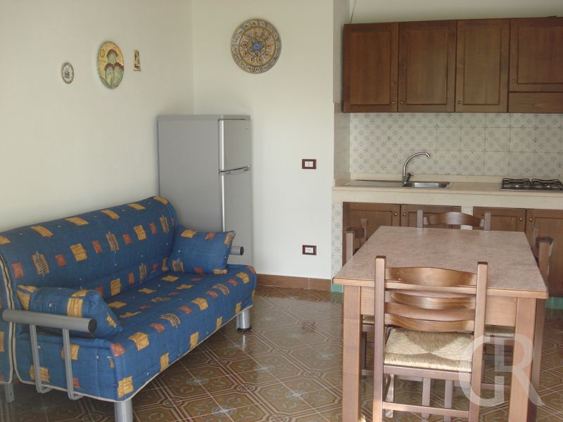 ferienwohnung-ina-wohn-esskueche-mit-sofa.JPG