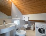 ferienwohnung-rosmarino-bad-mit-waschmaschine.jpg