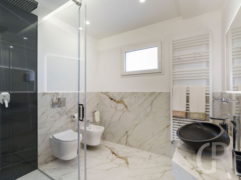 gran-tour-bad-mit-dusche.jpg