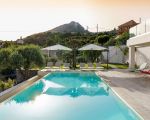 grand-tour-pool-miot-sonnenschirmen.jpg