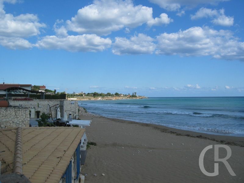 sandstrand-von-noto-marina.JPG