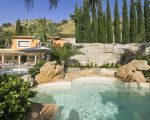 villa-agora-pool-mit-villa.jpg