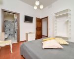 villa-amelia-schlafzimmer-mit-grossem-bett.jpg