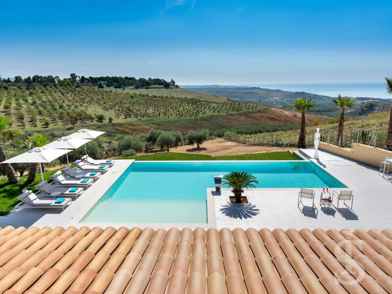 villa-camemi-blick-auf-pool-und-gegend.jpg