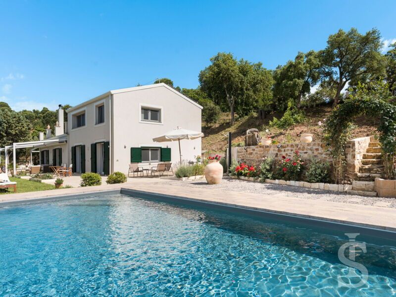 villa-casita-schwimmbad-und-haus.jpg