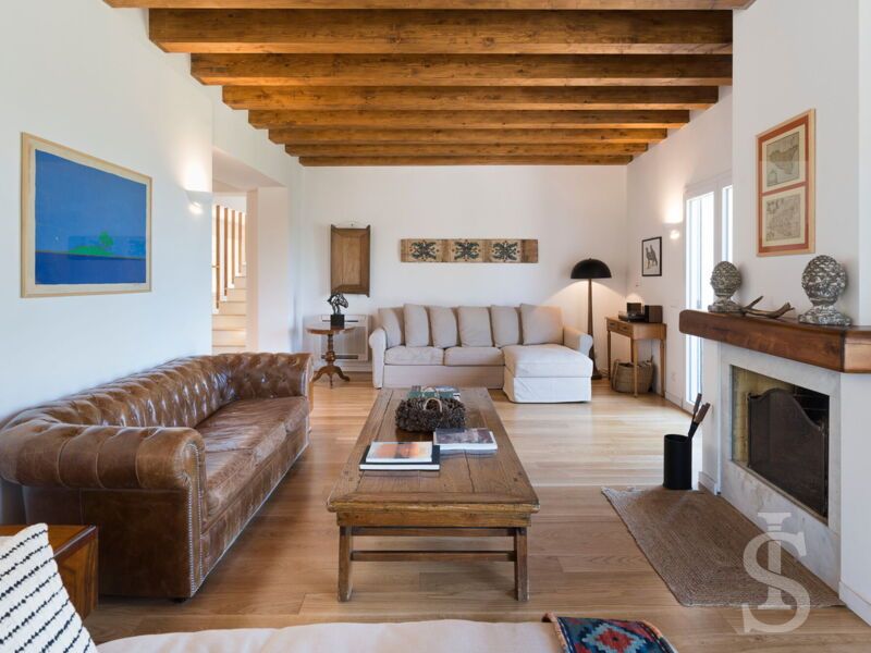 villa-casita-wohnzimmer-mit-kamin.jpg