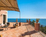 villa-continella-terrasse-zum-meer.jpg