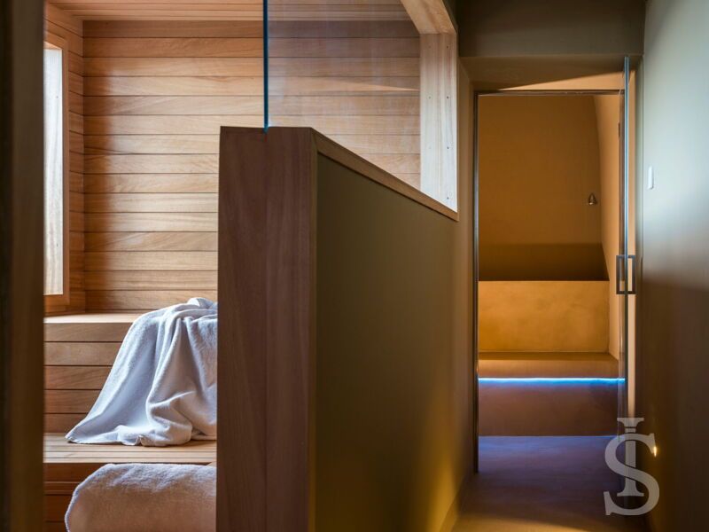 villa-continella-wellnessbereich-mit-sauna.jpg