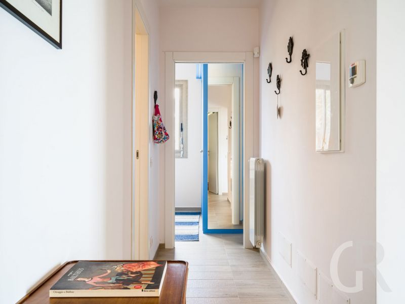 villa-dafne-flur.jpg