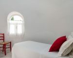 villa-del-mito-weisses-schlafzimmer.jpg