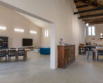 villa-dimora-bufalefi-wohnbereich-mit-essbereich.jpg