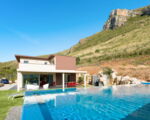 villa-dolce-vita-haus-mit-pool.jpg