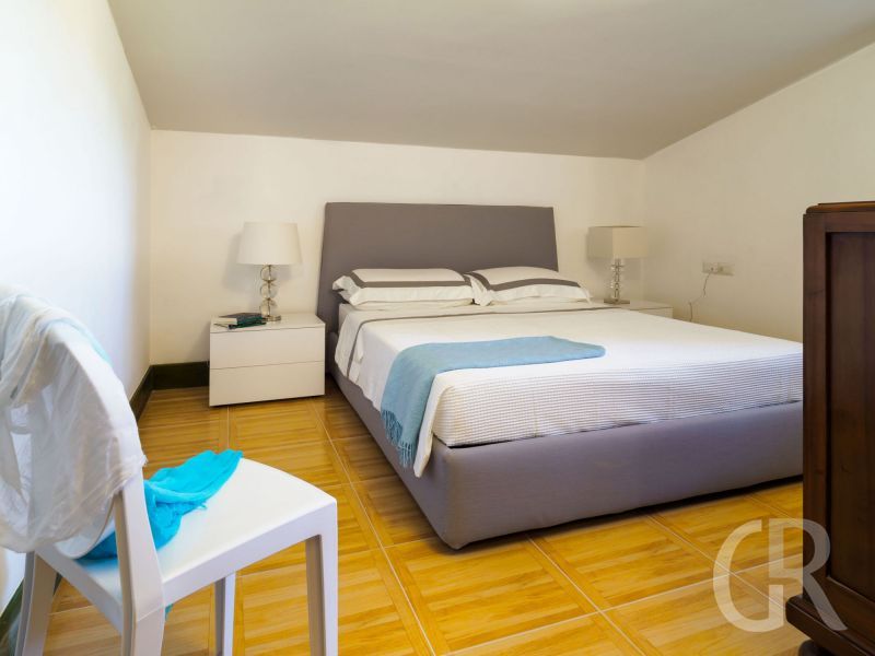 villa-gira-sole-doppelbett-im-schlafzimmer.jpg