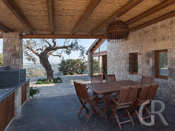villa-gisolfo-ueberdachte-terrasse.jpg