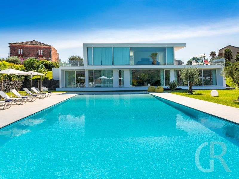 villa-greta-riesengrosser-pool.jpg