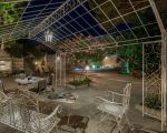villa-la-forma-sitzgruppe-am-abend.jpg