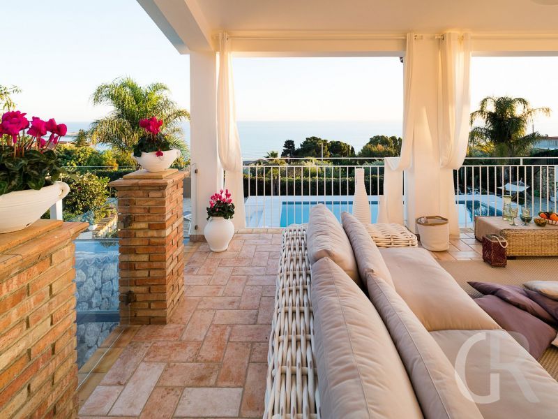 villa-pales-tolle-terrasse.jpg
