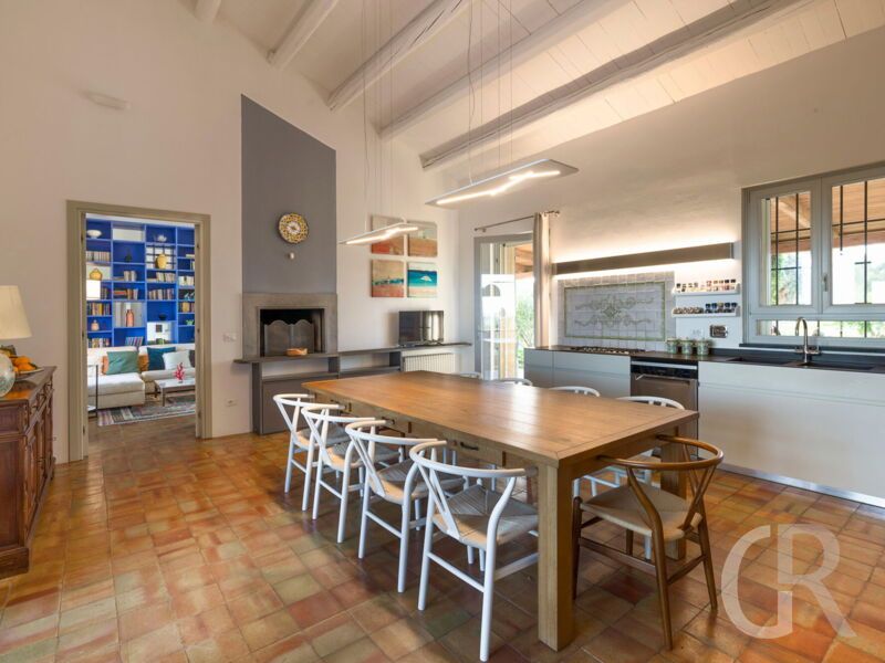 villa-pigna-blue-grosser-esstisch.jpg