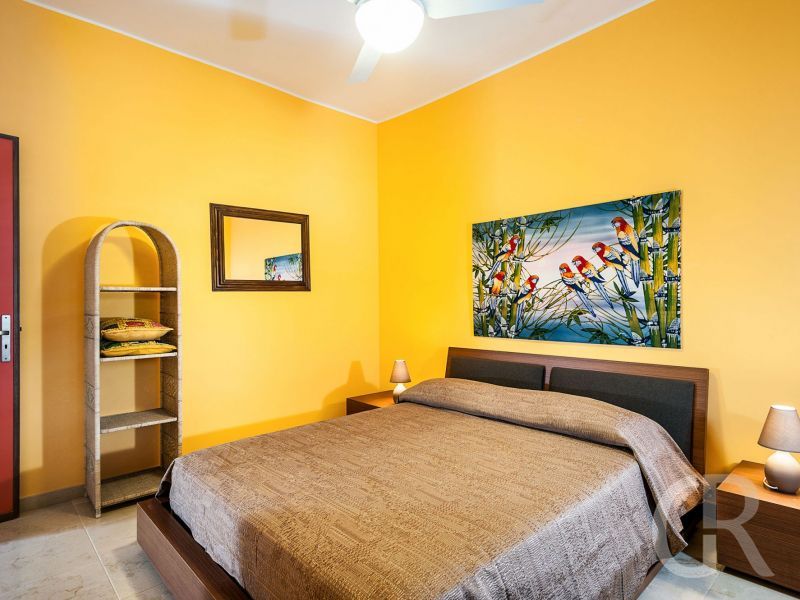villa-profumo-grosses-schlafzimmer.jpg