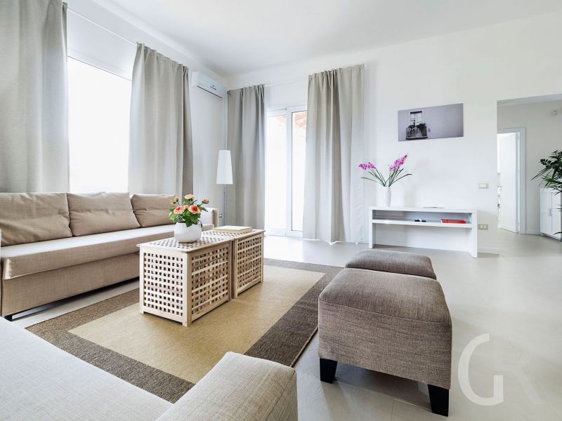 villa-rita-sofa.jpg