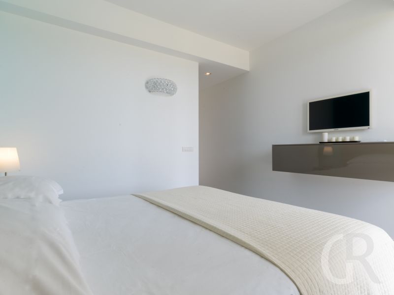 villa-venere-weisses-schlafzimmer.jpg