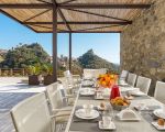 villa-zagara-tisch-auf-der-terrasse.jpg