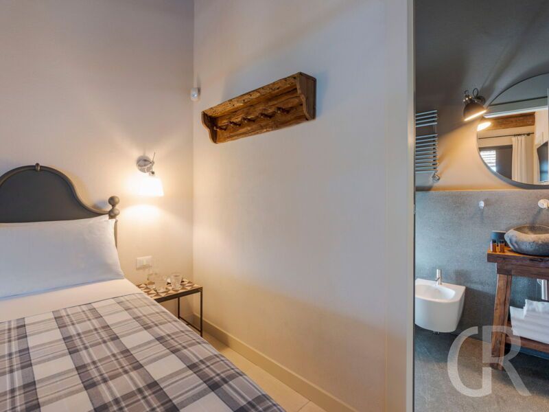 villa-ziguli-schlafzimmer-und-badezimmer.jpg