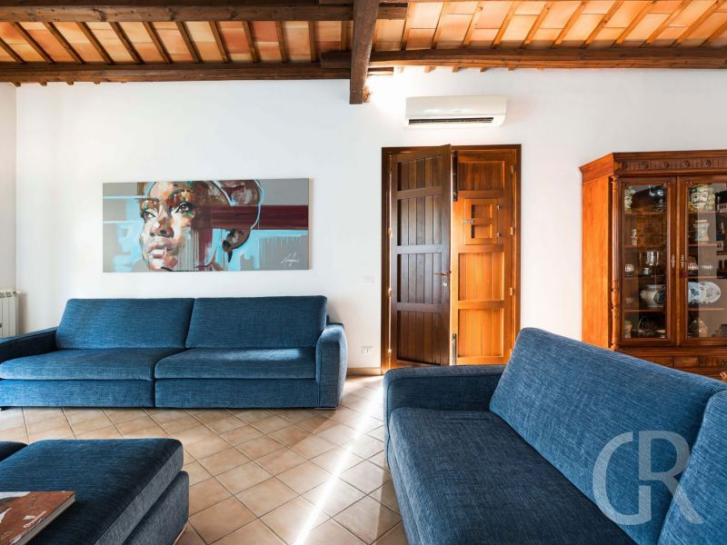 ager-costa-zwei-blaue-sofas.jpg