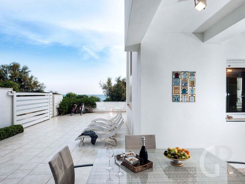 casa-contemplamare-2-grosse-terrasse.jpg