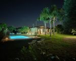 casa-limoni-pool-am-abend.jpg