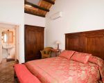 casa-titi-grosses-bett.jpg