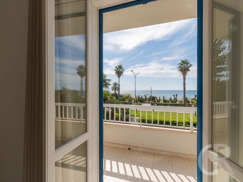 ferienhaus-clotilde-balkon-mit-aussicht.jpg