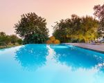 ferienhaus-dimora-pura-pool-am-morgen.jpg