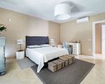 ferienvilla-grosses-schlafzimmer.jpg