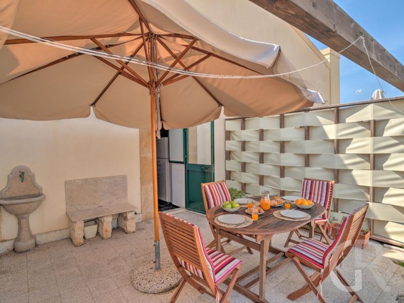 ferienwohnung-agamennone-terrasse.jpg