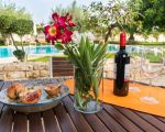 ferienwohnung-antonella-kleiner-imbiss-am-pool.JPG