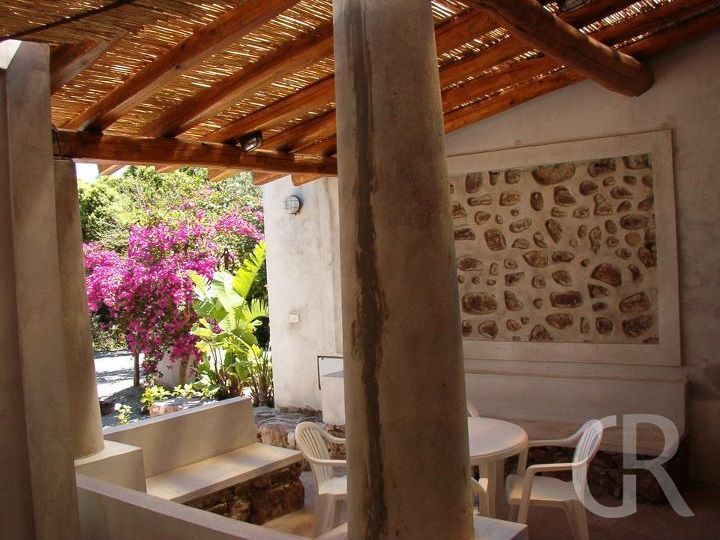 ferienwohnung-cafisi-ueberdachte-terrasse.jpg